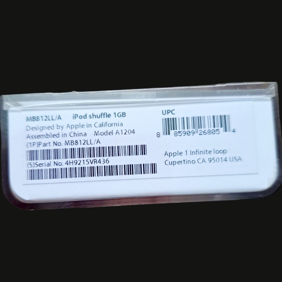 Apple iPod Shuffle 1GB - Pink - Picture 2 of 7